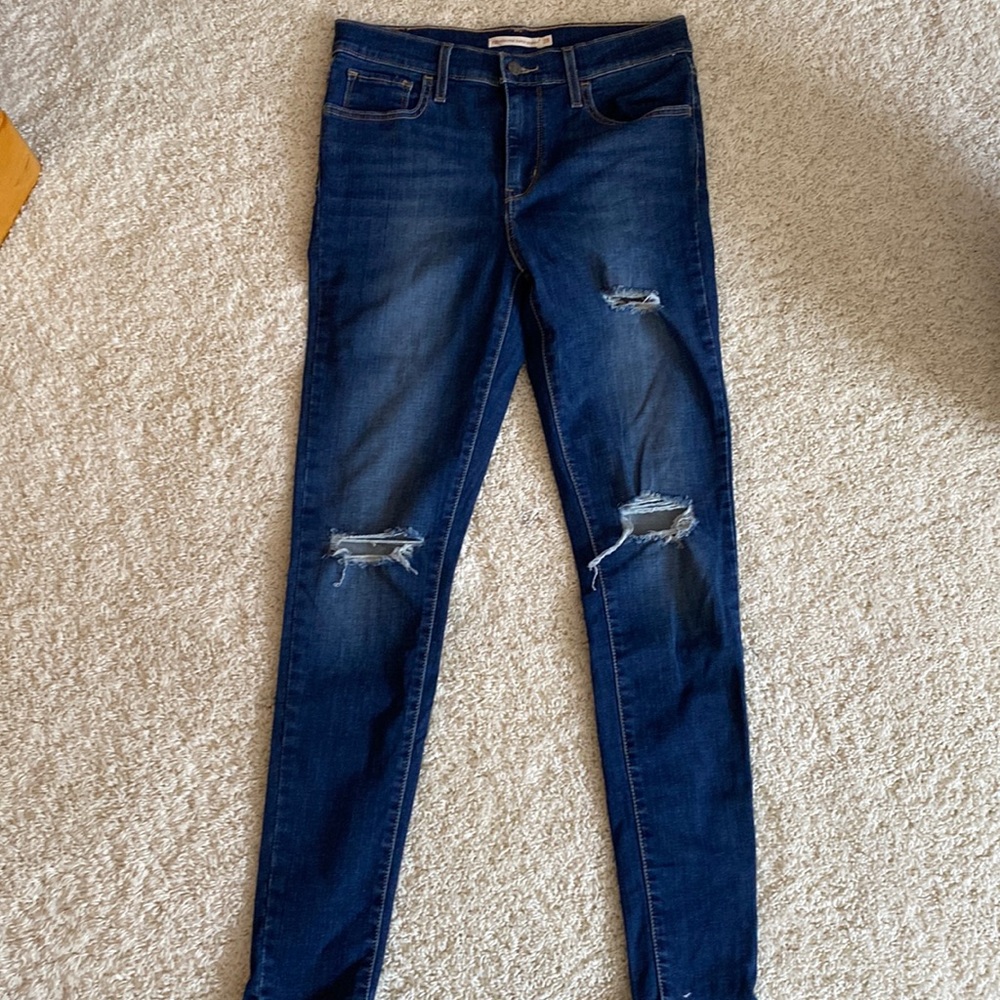NWOT 720 high rise super skinny 28 Levi’s